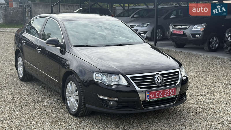 Седан Volkswagen Passat 2010 в Калуше