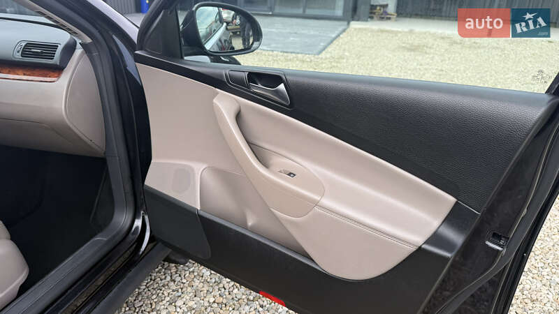 Седан Volkswagen Passat 2010 в Калуше