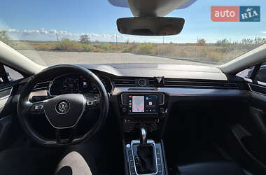 Седан Volkswagen Passat 2016 в 