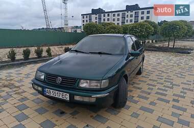 Седан Volkswagen Passat 1995 в Вінниці