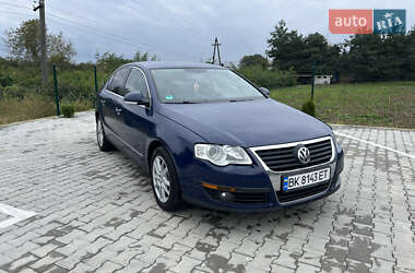 Седан Volkswagen Passat 2006 в Виноградові