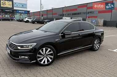 Седан Volkswagen Passat 2017 в Киеве