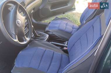 Седан Volkswagen Passat 1999 в  фото 13 Седан Volkswagen Passat 1999 в