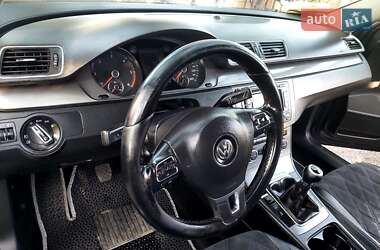 Универсал Volkswagen Passat 2012 в 