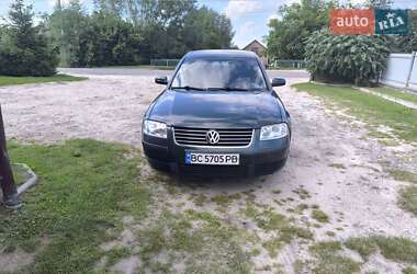 Седан Volkswagen Passat 2001 в Львове