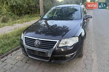 Универсал Volkswagen Passat 2010 в Дерно