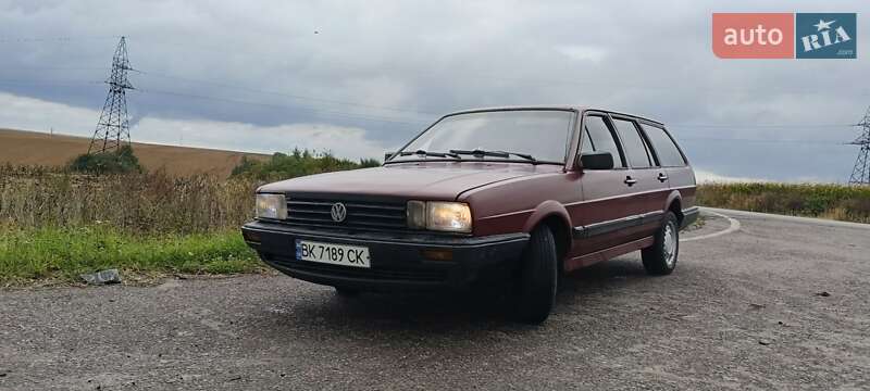 Универсал Volkswagen Passat 1988 в Ровно