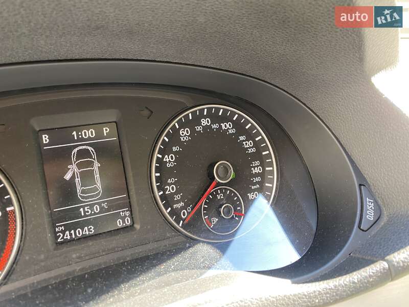 Седан Volkswagen Passat 2011 в Одессе