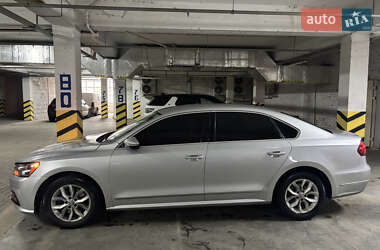 Седан Volkswagen Passat 2017 в Чернівцях