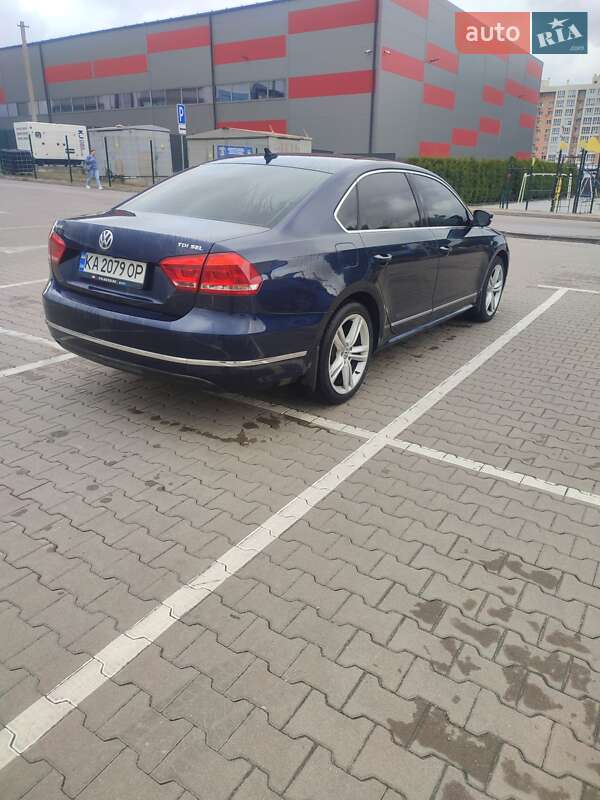Седан Volkswagen Passat 2013 в Киеве
