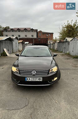 Седан Volkswagen Passat 2013 в Киеве