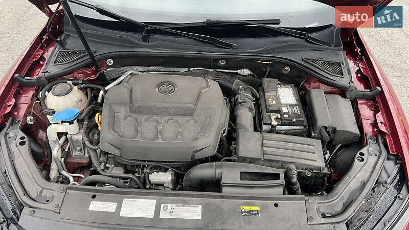Седан Volkswagen Passat 2018 в Киеве