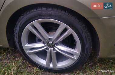 Седан Volkswagen Passat 2015 в Виннице