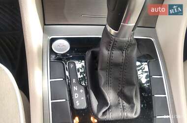 Седан Volkswagen Passat 2015 в Виннице