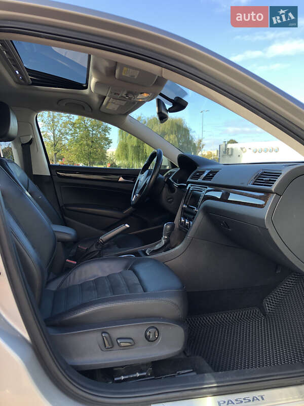 Седан Volkswagen Passat 2013 в Киеве