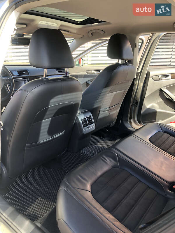 Седан Volkswagen Passat 2013 в Киеве