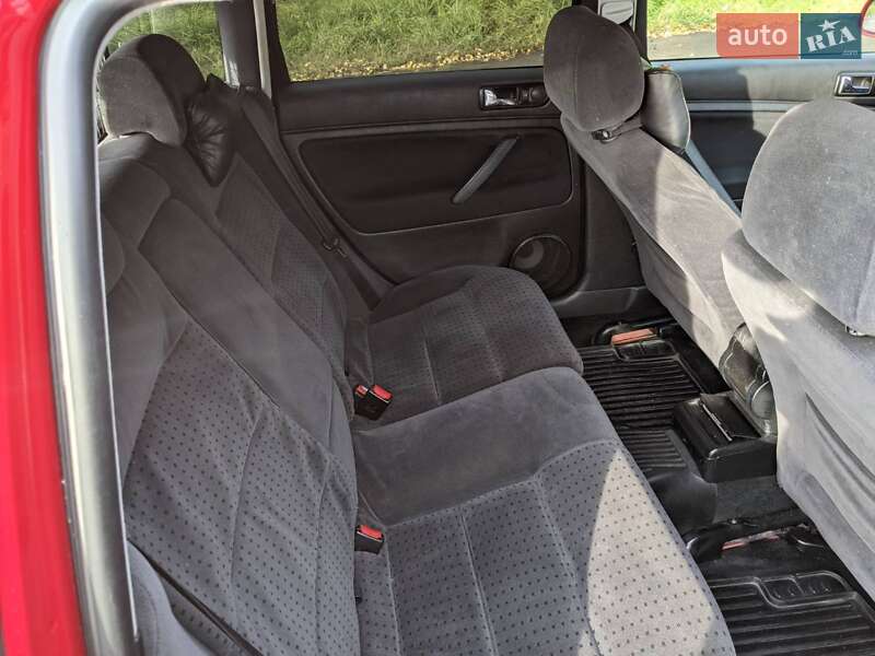 Універсал Volkswagen Passat 2000 в Рівному фото 10 Універсал Volkswagen Passat 2000 в Рівному