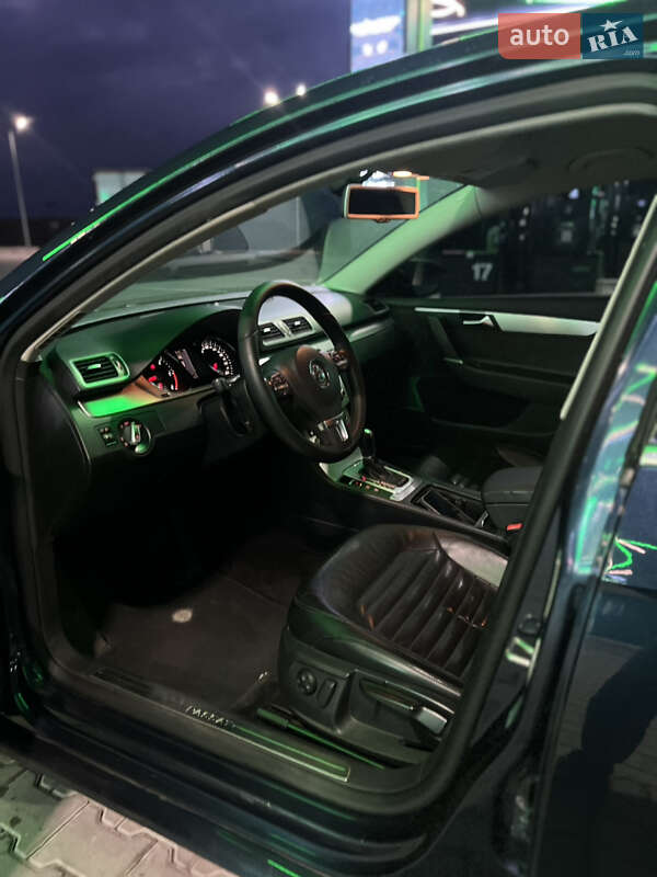 Седан Volkswagen Passat 2013 в Києві