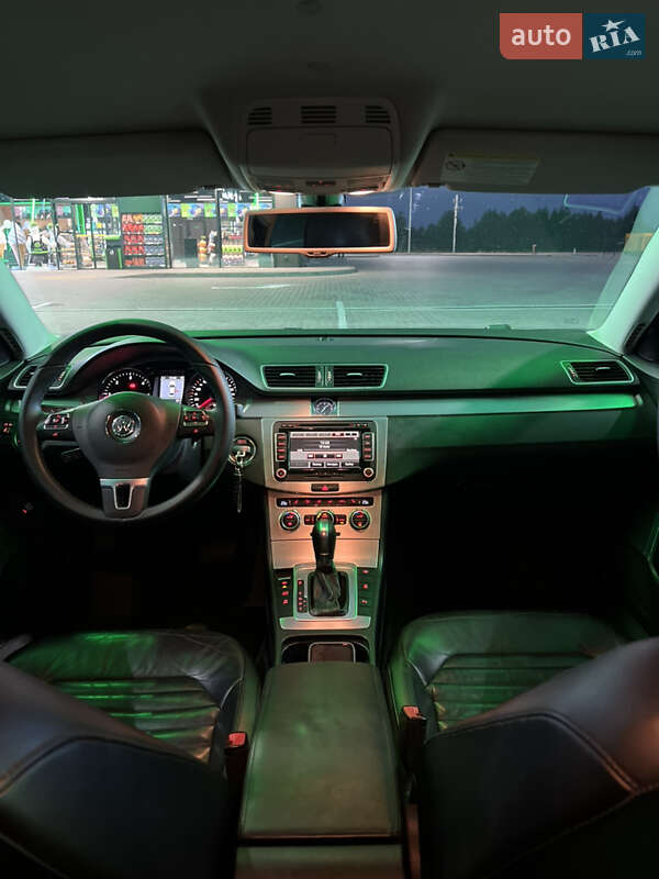 Седан Volkswagen Passat 2013 в Києві