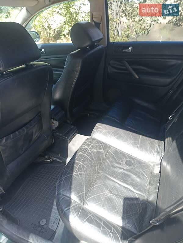 Универсал Volkswagen Passat 1998 в Одессе