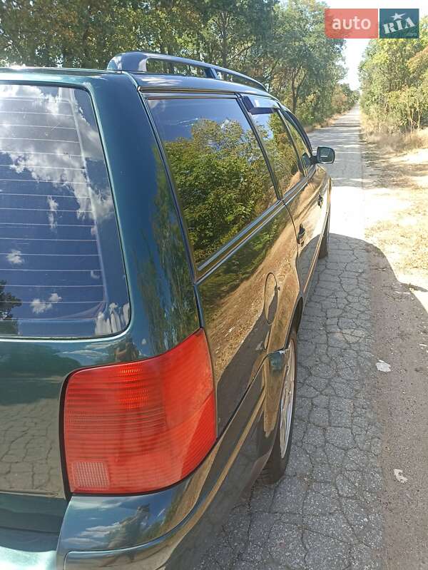 Универсал Volkswagen Passat 1998 в Одессе