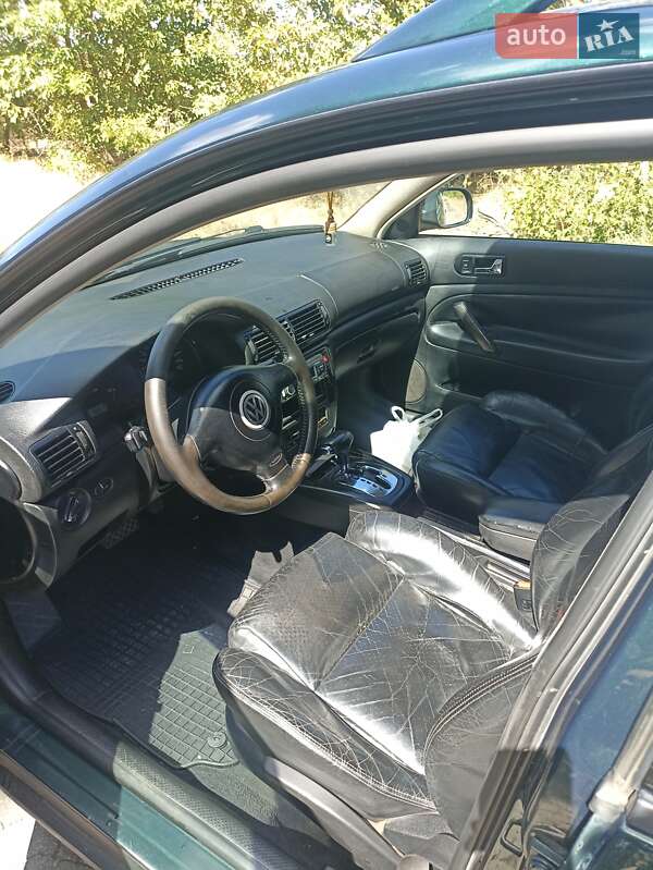 Универсал Volkswagen Passat 1998 в Одессе