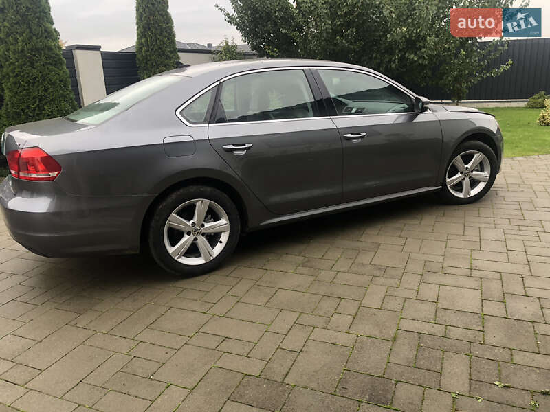 Седан Volkswagen Passat 2015 в Луцке