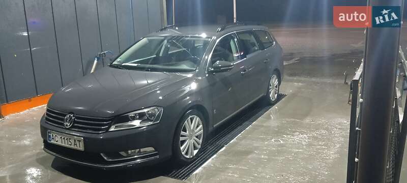 Універсал Volkswagen Passat 2014 в Львові