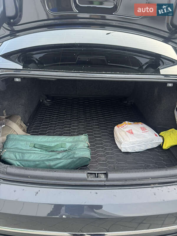 Седан Volkswagen Passat 2016 в Києві