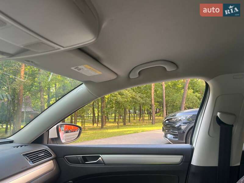 Седан Volkswagen Passat 2016 в Києві