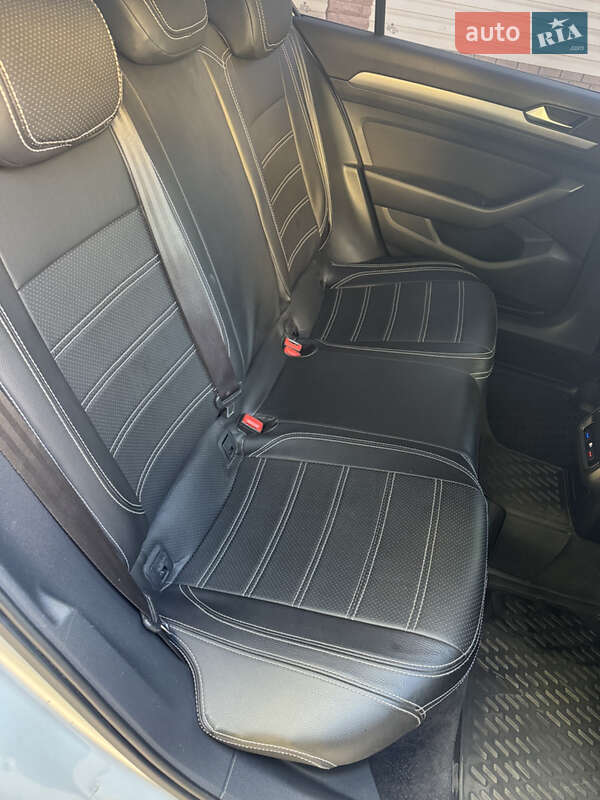 Седан Volkswagen Passat 2017 в Прилуках фото 12 Седан Volkswagen Passat 2017 в Прилуках