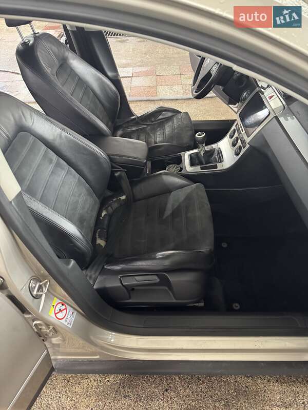 Седан Volkswagen Passat 2007 в Києві