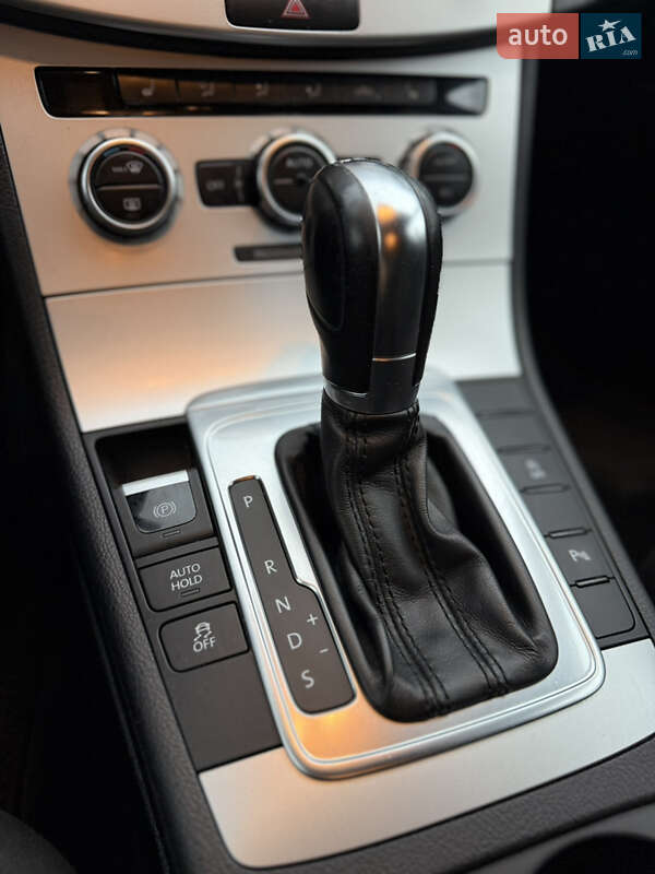 Універсал Volkswagen Passat 2013 в Радомишлі