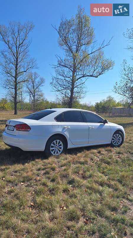 Седан Volkswagen Passat 2014 в Днепре