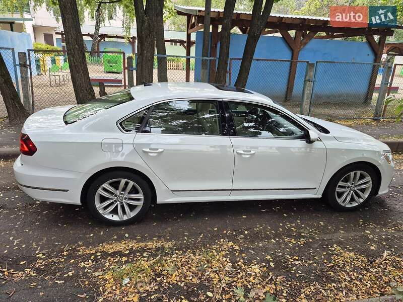 Седан Volkswagen Passat 2016 в Киеве