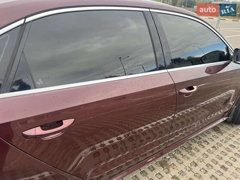 Седан Volkswagen Passat 2013 в Киеве