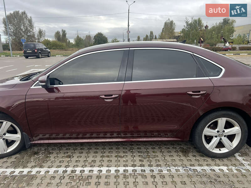 Седан Volkswagen Passat 2013 в Киеве