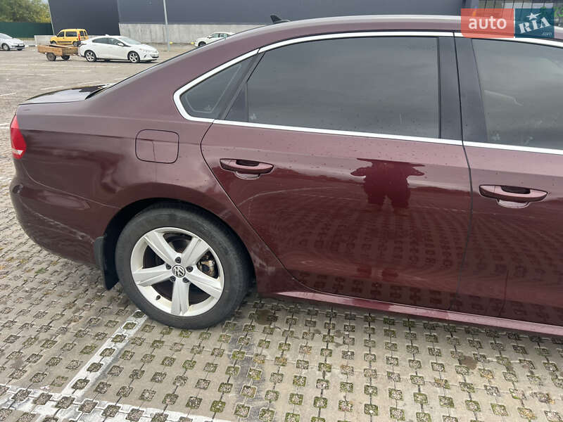 Седан Volkswagen Passat 2013 в Киеве