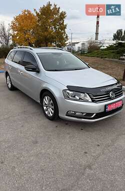Універсал Volkswagen Passat 2014 в Дніпрі