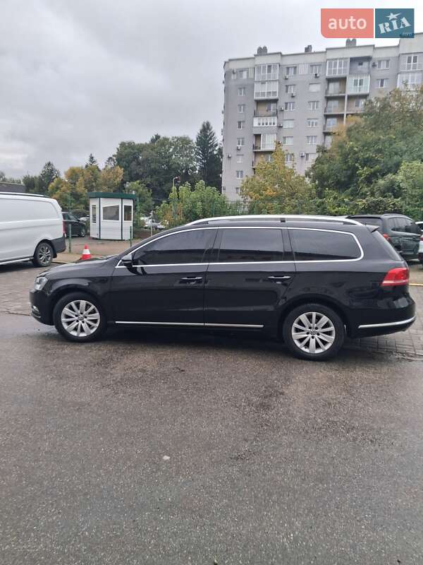 Универсал Volkswagen Passat 2012 в Черновцах