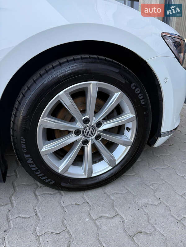 Универсал Volkswagen Passat 2018 в Стрые