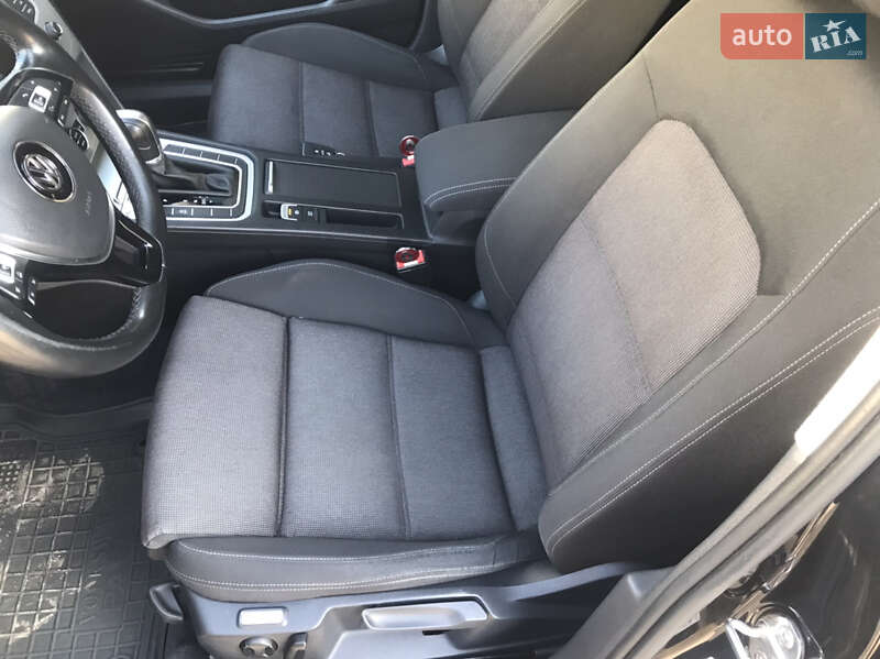 Седан Volkswagen Passat 2017 в Львові