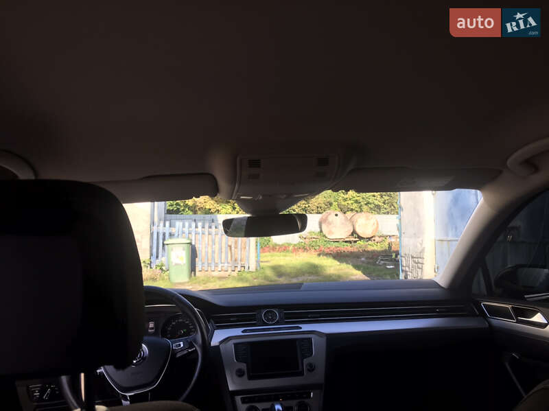 Седан Volkswagen Passat 2017 в Львові
