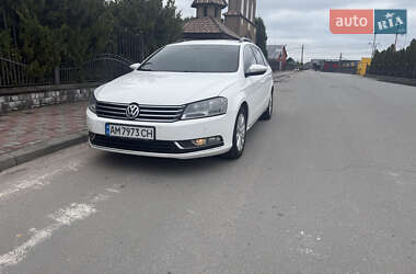 Универсал Volkswagen Passat 2013 в Житомире
