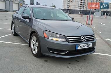 Седан Volkswagen Passat 2013 в Киеве