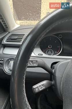 Универсал Volkswagen Passat 2013 в Киеве