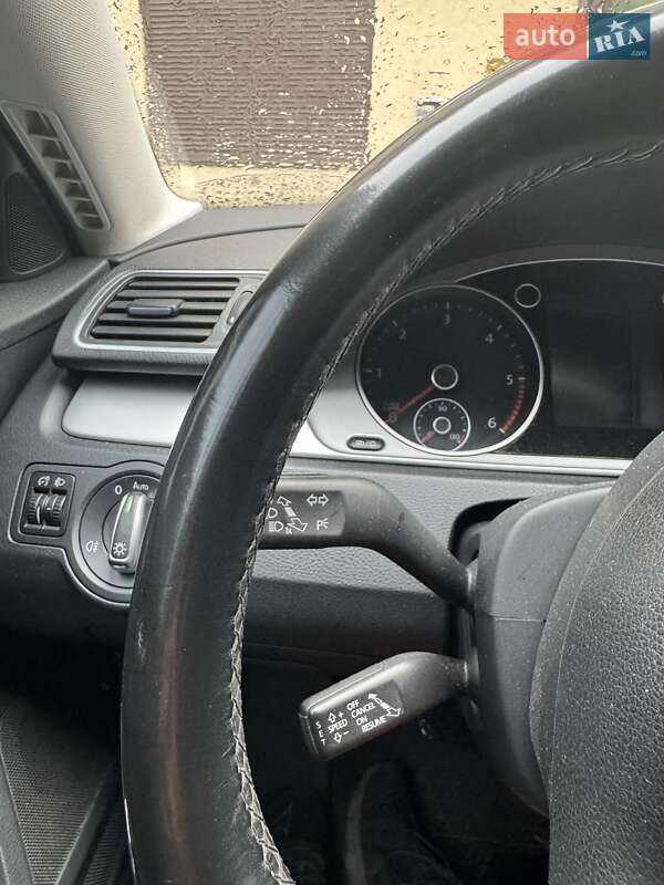 Volkswagen Passat 2013 Volkswagen Passat 2013