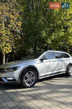 Универсал Volkswagen Passat 2018 в Львове