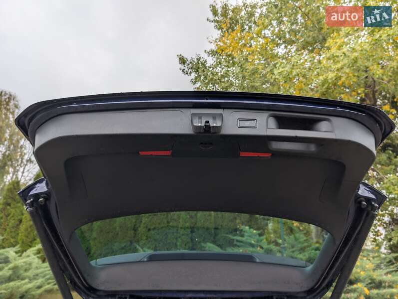 Универсал Volkswagen Passat 2018 в Киеве