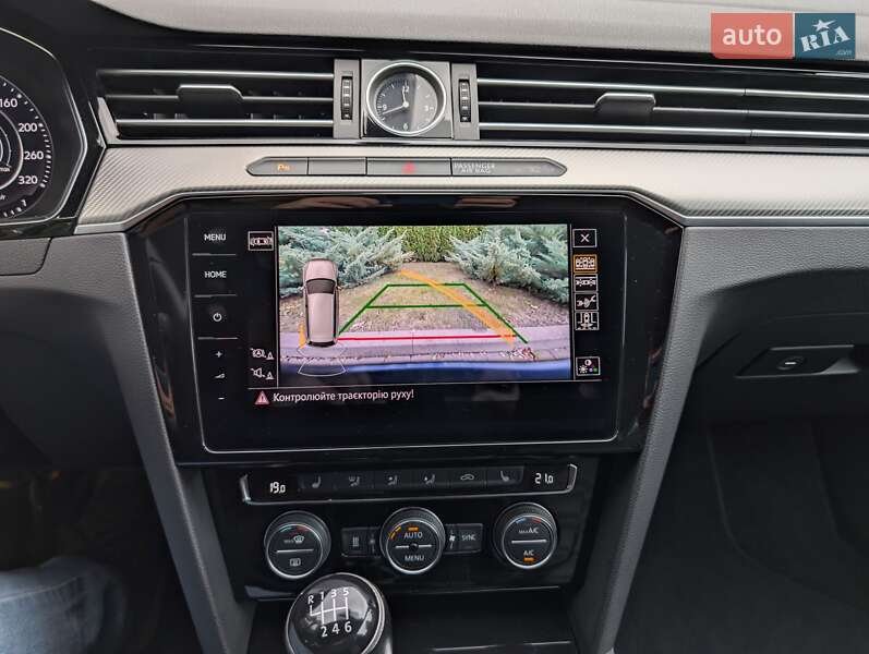 Универсал Volkswagen Passat 2018 в Киеве